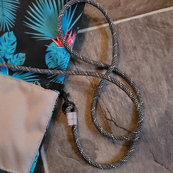 KAVU, Twofold/Bi-Fold Clutch with Crossbody Strap, Tropical and Tan - Picture 3 of 8